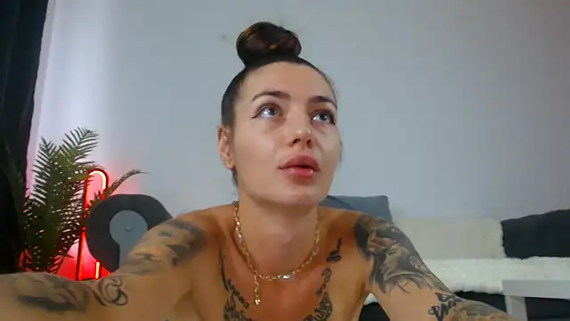 arianatattoos' Live XXX Chat