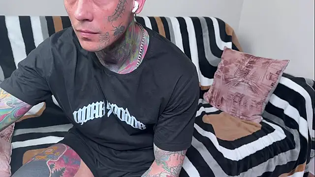 Anubisgods Chat XXX live