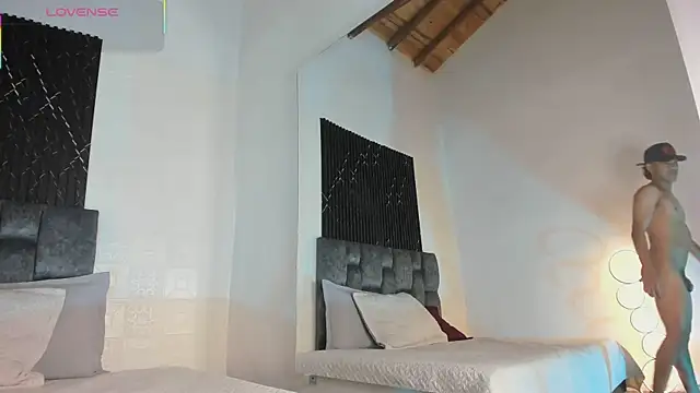 عرض كام Liamsubtle01
