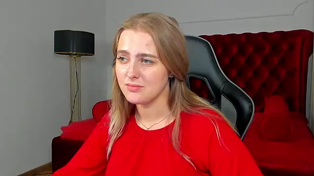 EllaBells' Live XXX Chat