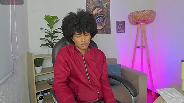 Chat +18 de NaomiSaenz_ ao vivo