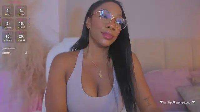 XXX chat uživo modela aprilebony_