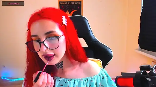 Chat +18 de your_tora ao vivo