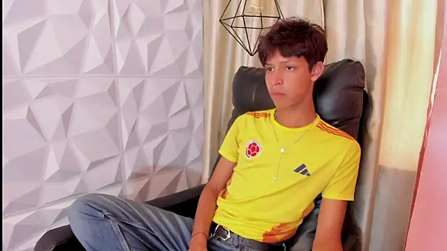 Chat +18 de Ethan_qop ao vivo