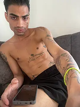 Cruising_Lyam Live XXX Chat