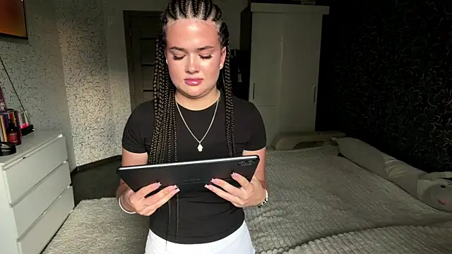 cuteshowy's Live XXX Chat