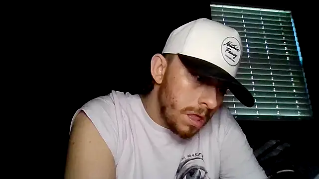 Mikecloudyhawk élő XXX-chatje