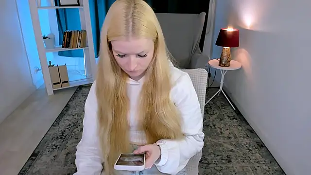 Laly_Peach live XXX chat
