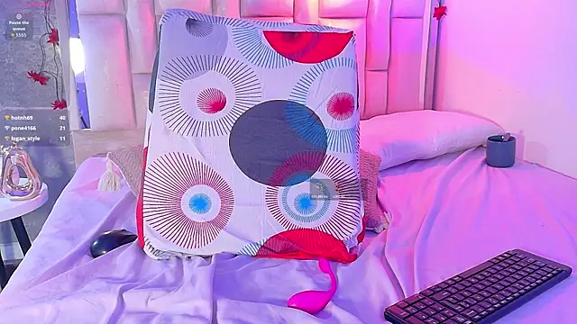 Bella-Sanders Live XXX-chat