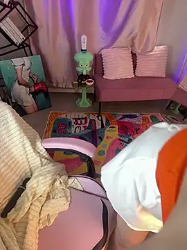 Hot_blondie 现场XXX聊天