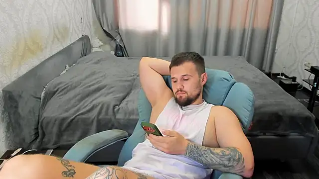 Vladik_b's Live XXX Chat