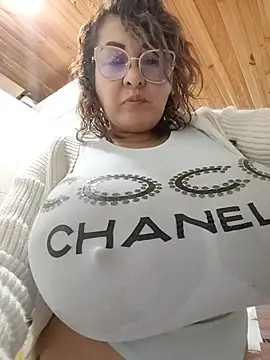 AlexxiaaMat Adlı Modelin Canlı XXX Sohbeti