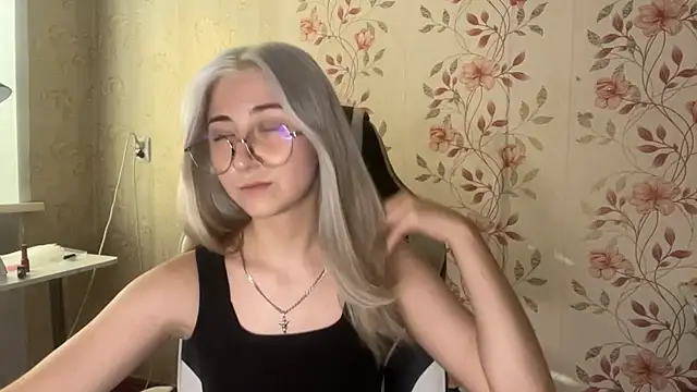 WhitePowerGirl Live XXX Chat