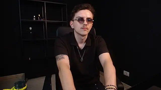Онлайн чат XXX FelixStarkk