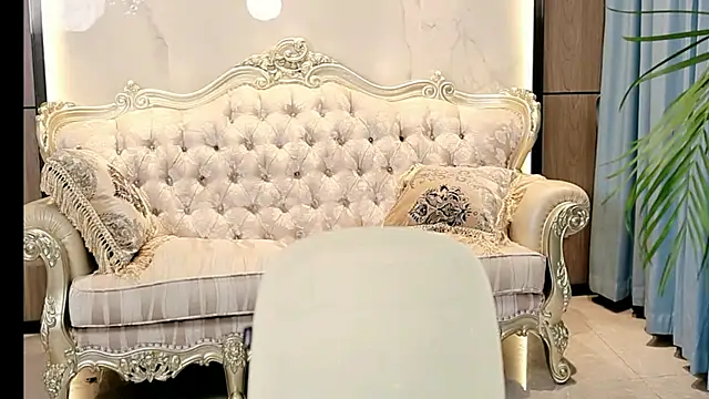 ANGEILOVE99 Adlı Modelin Canlı XXX Sohbeti