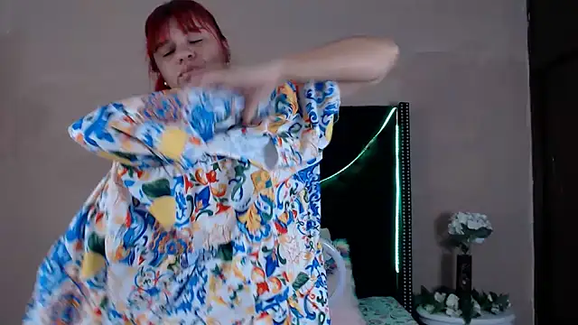 VioletaaaSlave 现场XXX聊天