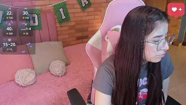 Amy_joones Adlı Modelin Canlı XXX Sohbeti