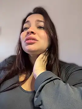 sarahreyess_11's Live XXX Chat