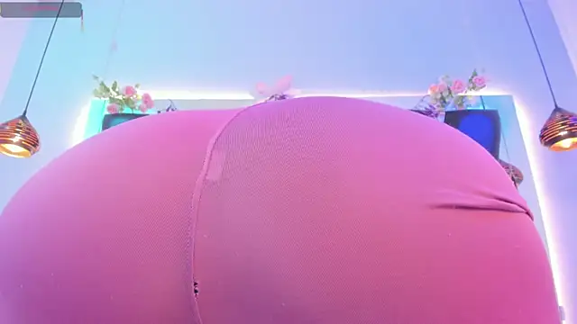 XXX chat uživo modela antonelllepiercee
