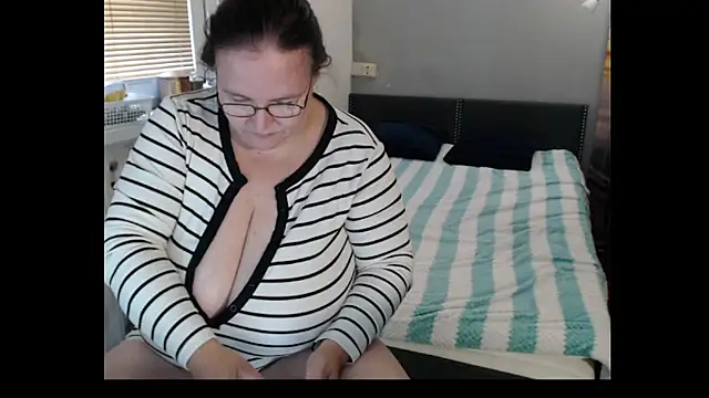 Chat +18 de Sweetboobs ao vivo