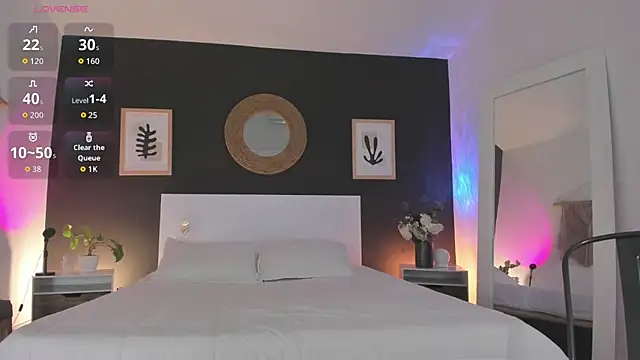 VioletPaket's Live XXX Chat