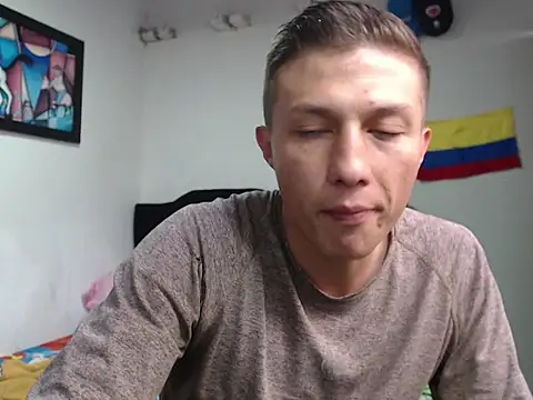 Stiiveen777 élő XXX-chatje