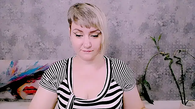 Djullia Chat XXX in diretta