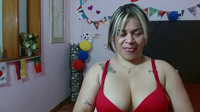 pamela_echeverria élő XXX-chatje