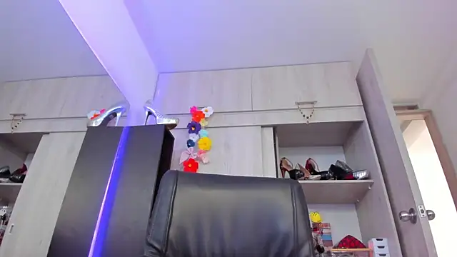 BellaFlaming's Live XXX Chat