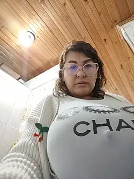 แชท XXX สดของ AlexxiaaMat
