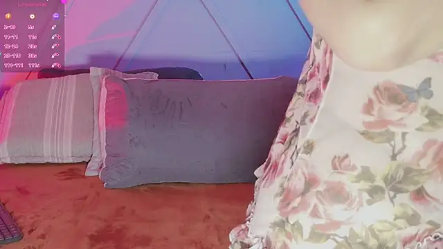 emmajohnss élő XXX-chatje