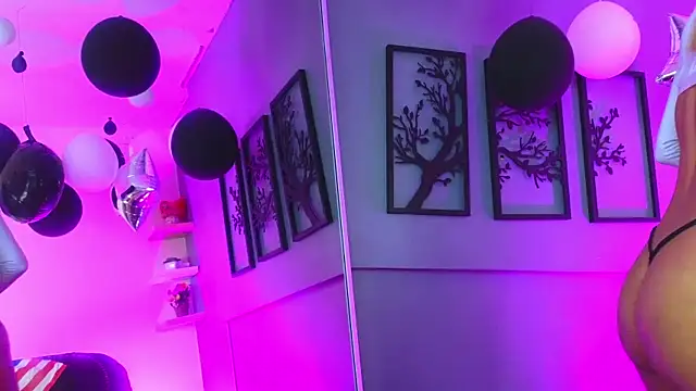 Chat +18 de CelesteNoa ao vivo