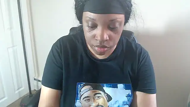 XXX chat uživo modela Sexymona1218