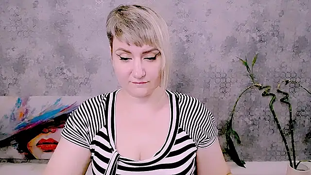 Djullia live XXX chat