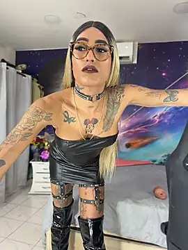 Nella_Dolls Adlı Modelin Canlı XXX Sohbeti