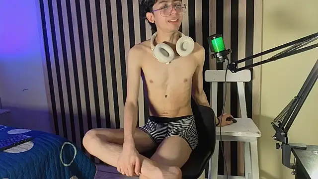 Twink_Sebas7 即時 XXX 聊天