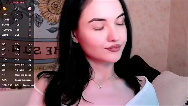 AdelinaRoss' Live XXX Chat