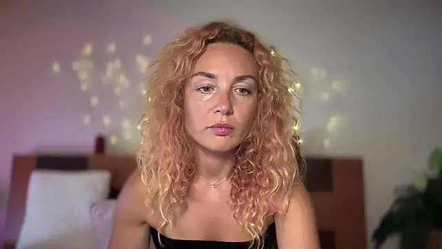 Reddgiirl's Live XXX Chat