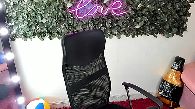 DestinyHills live XXX chat