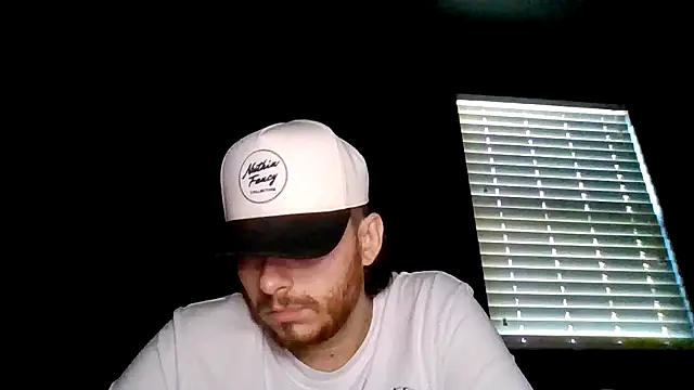 Chat XXX en directo de Mikecloudyhawk