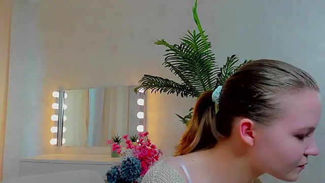 NaomiFess' Live XXX Chat