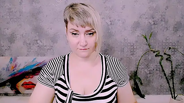 Djullia's Live XXX Chat