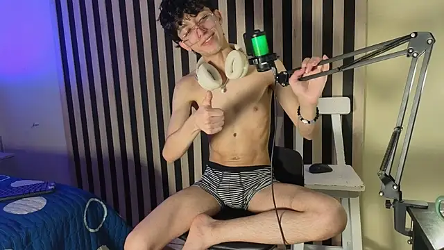 Chat XXX en directo de Twink_Sebas7