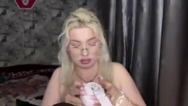 SpotlessParaffin's Live XXX Chat