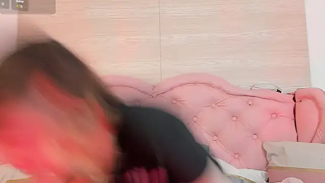 Rossiee_huntt's Live XXX Chat