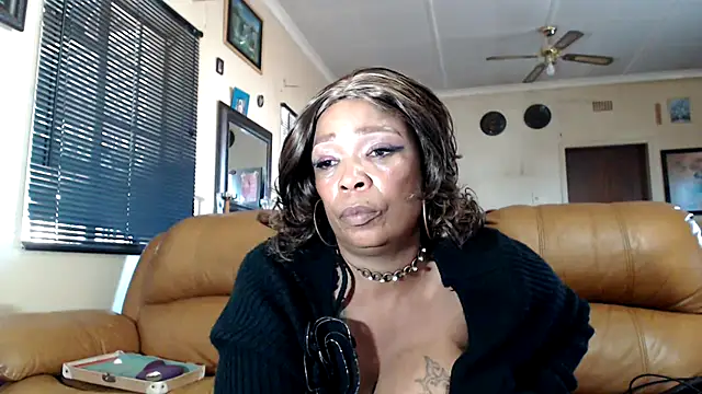 Gucci_Bx's Live XXX Chat