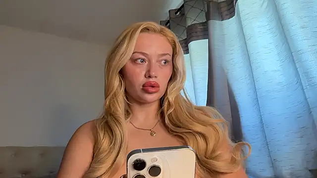 XXX chat uživo modela blissdimicco