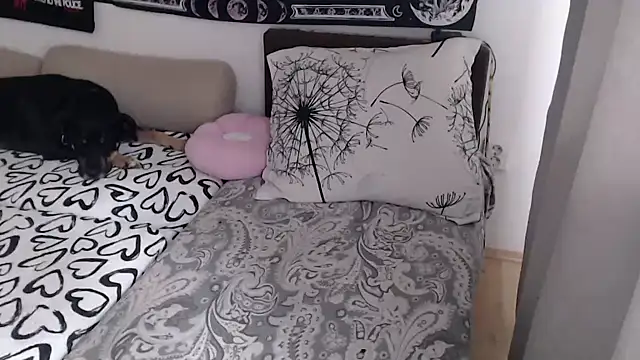 AlienforTwentyn Live XXX chat