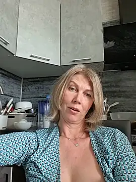 stellahere8 live XXX chat