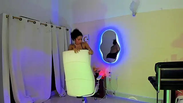 Chat XXX en directo de Nadia-Monroe